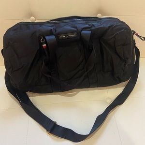 Tommy Hilfiger Black Duffel gym bag zippers